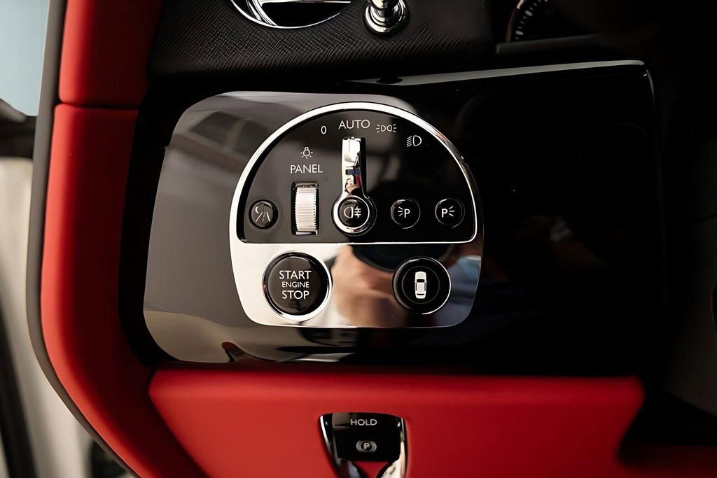 Used 2023 Rolls-Royce Cullinan image 50
