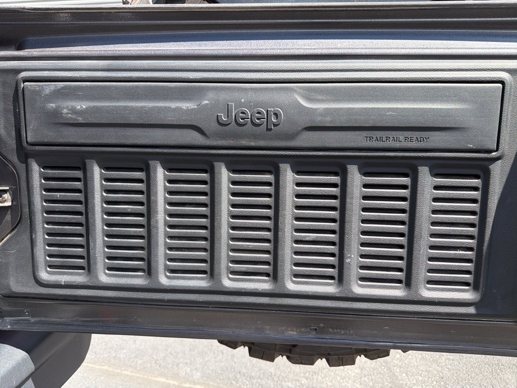 Used 2018 Jeep Wrangler Unlimited Rubicon AWD/4WD image 22