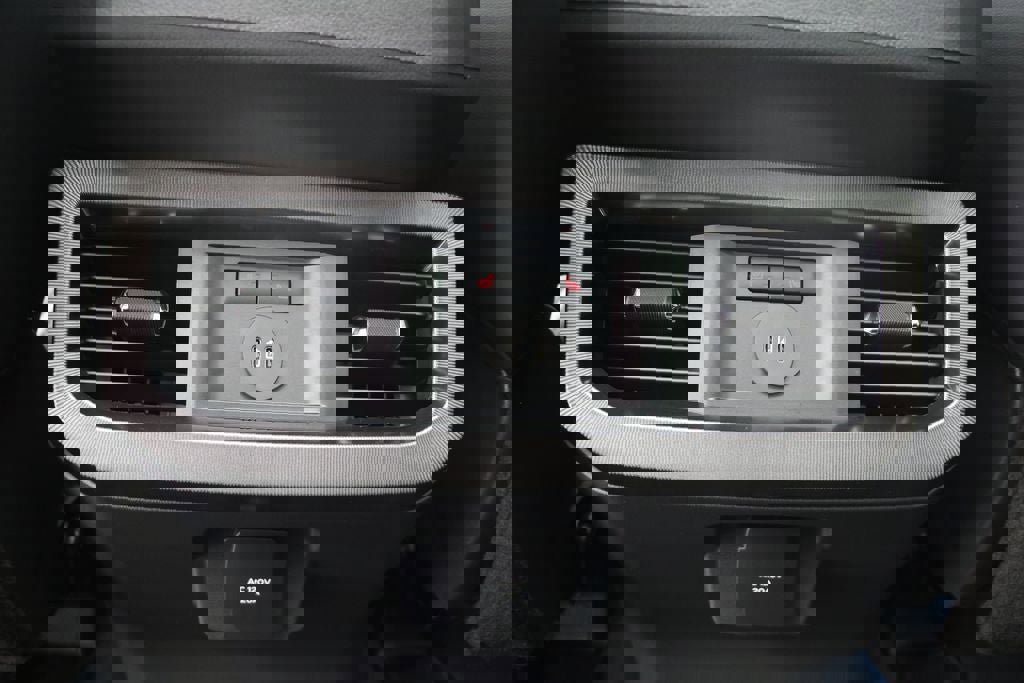 New 2026 Ford F250 Platinum image 15