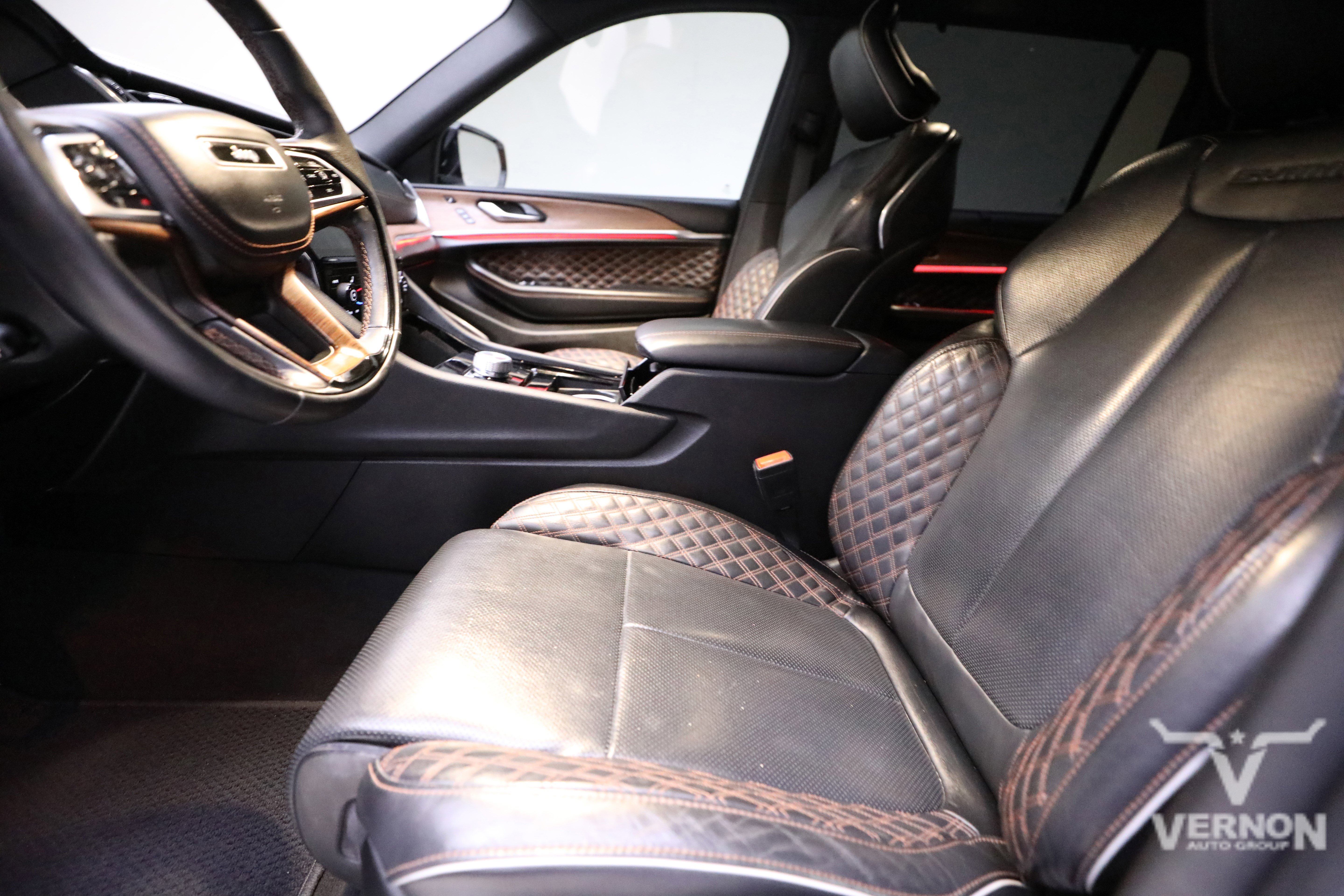 Used 2022 Jeep Grand Cherokee L Summit w/ Luxury Tech Group V image 10