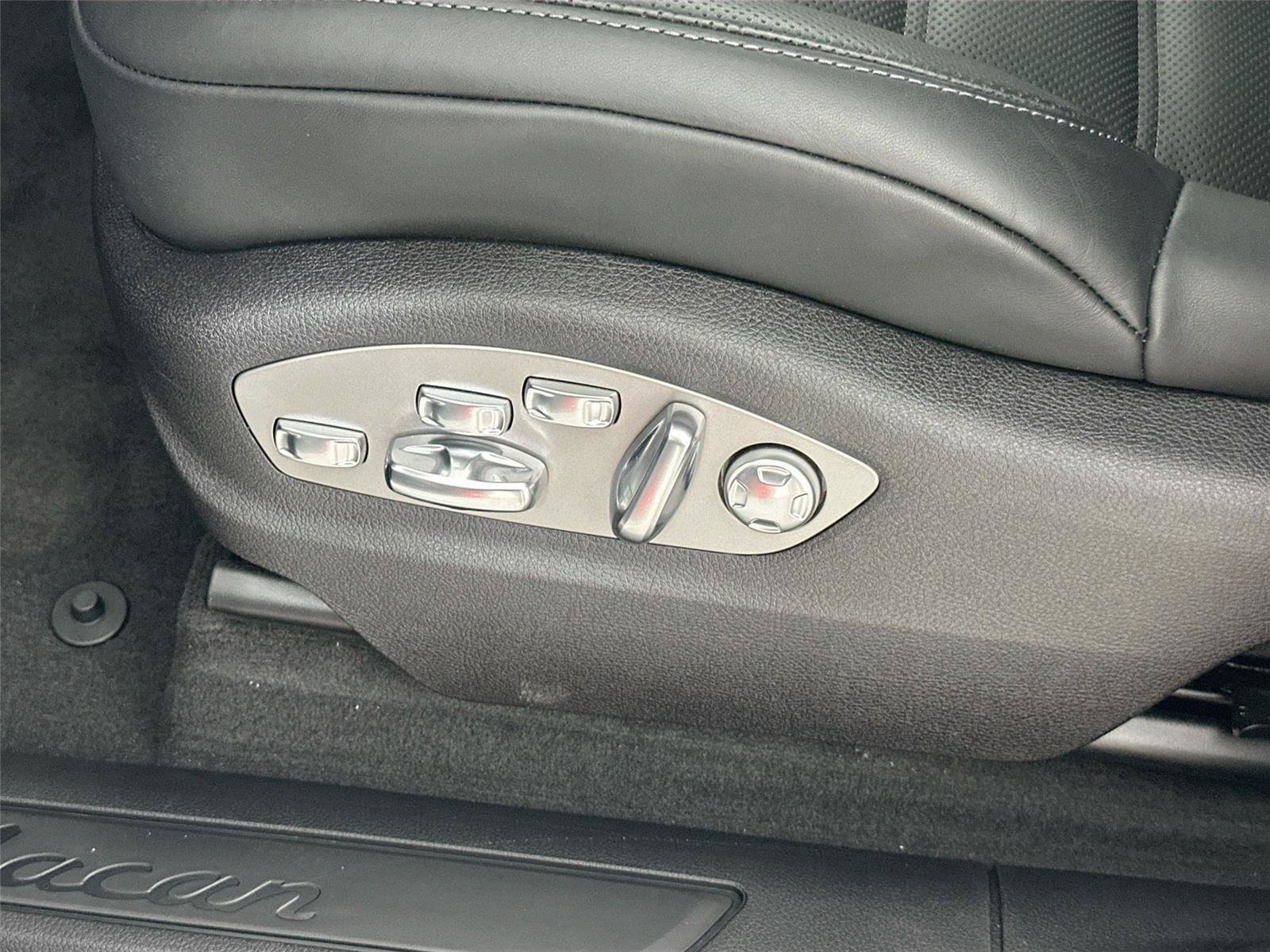 Certified 2026 Porsche Macan Turbo AWD/4WD image 32