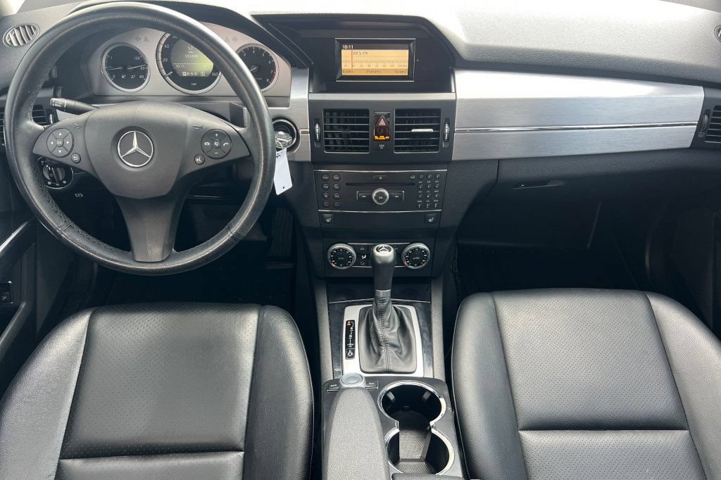 Used 2010 Mercedes-Benz GLK 350 4MATIC image 10