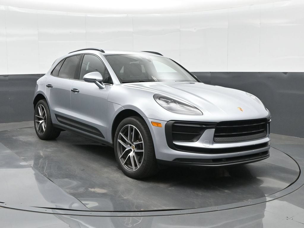 Certified 2022 Porsche Macan AWD/4WD image 11