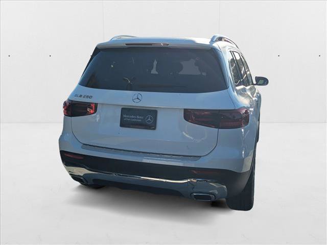 New 2025 Mercedes-Benz GLB 250 image 2