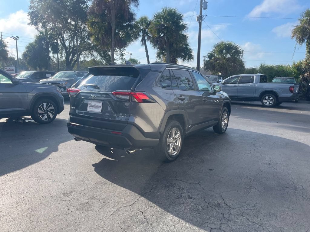 Used 2025 Toyota RAV4 XLE AWD/4WD image 5