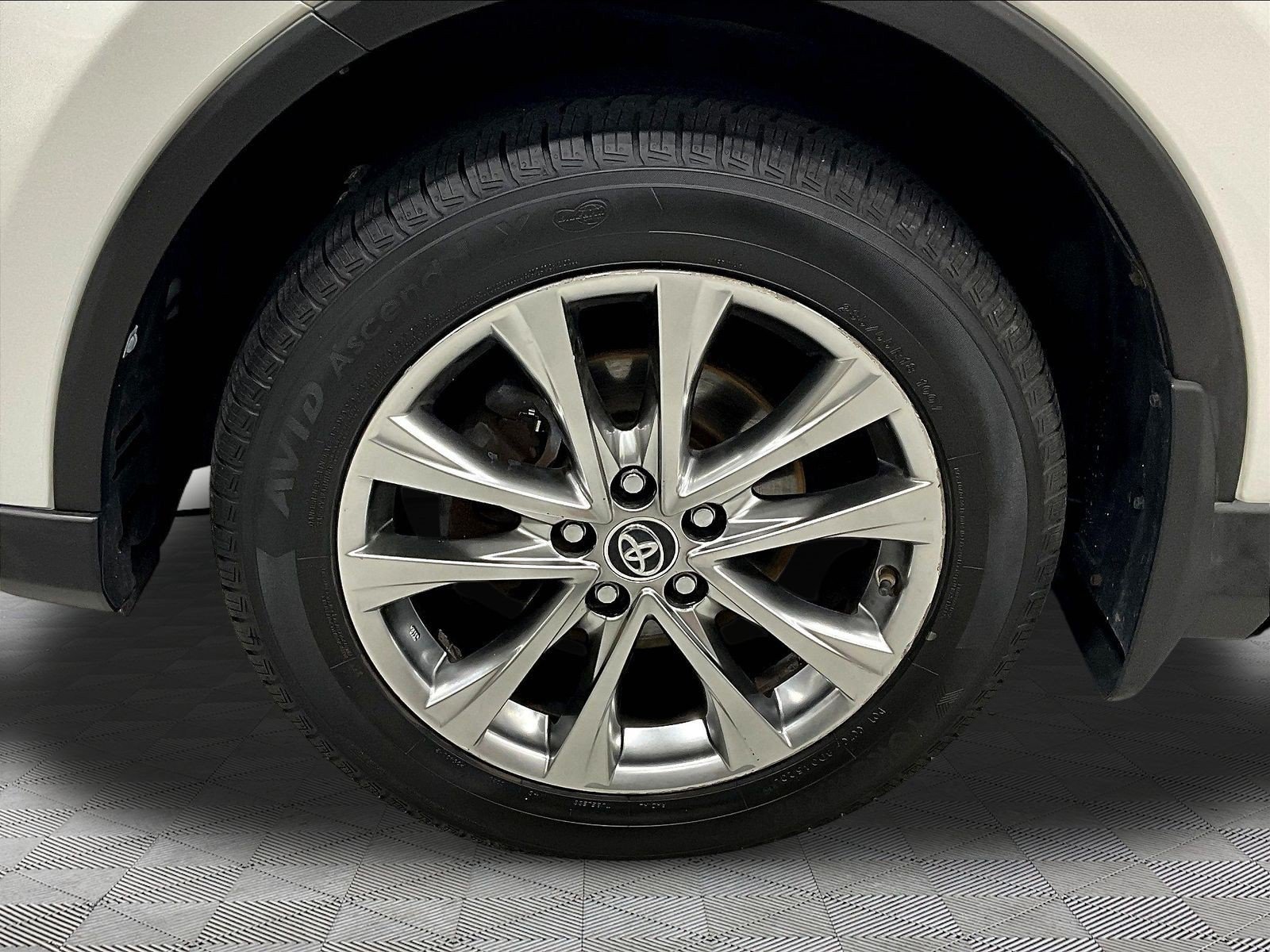 Used 2017 Toyota RAV4 Limited w/ Advanced Technology Package AWD/4WD image 35
