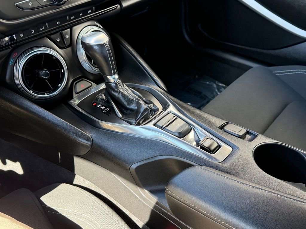 Used 2020 Chevrolet Camaro LT image 14