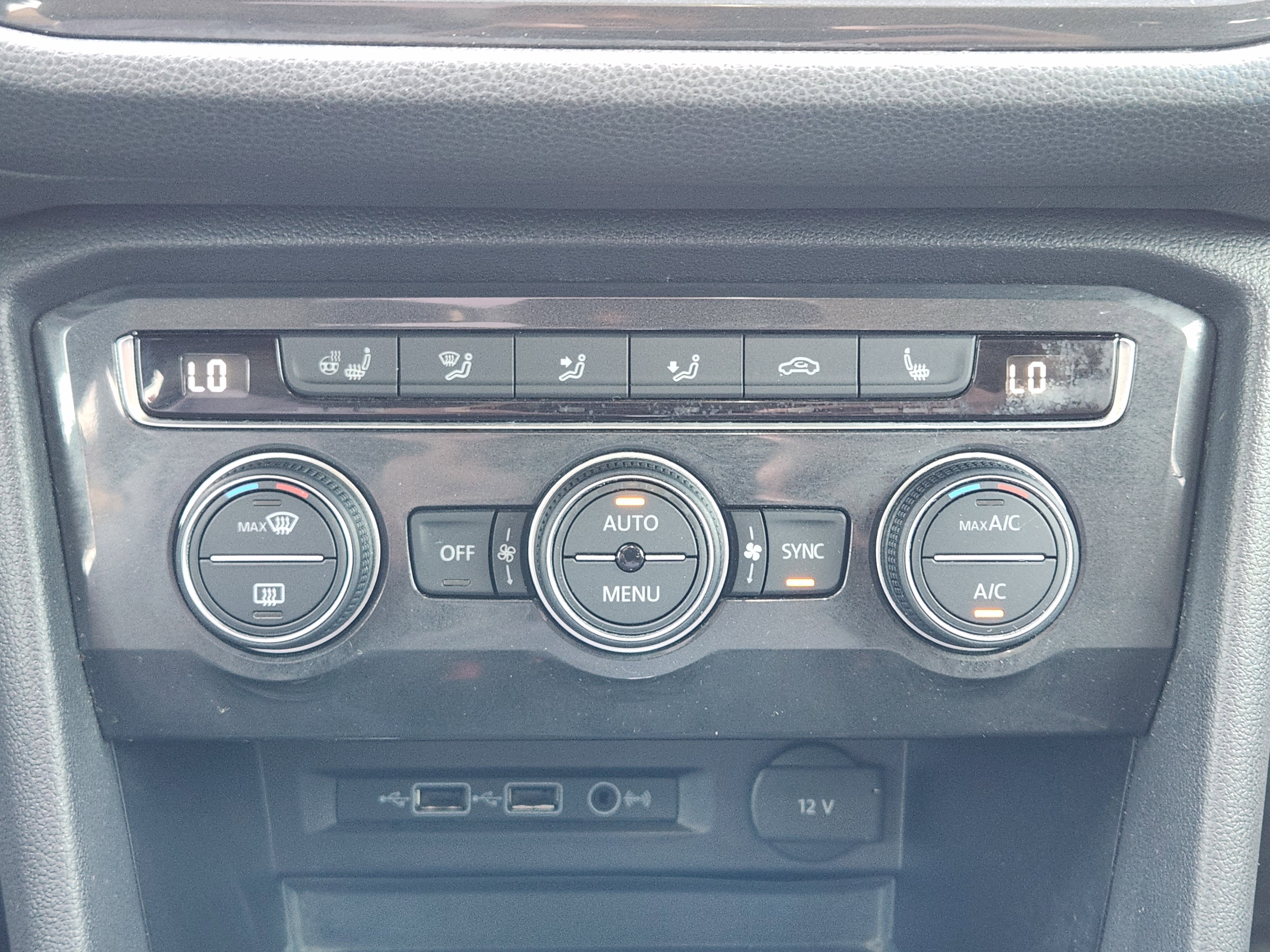 Used 2019 Volkswagen Tiguan SEL Premium image 19