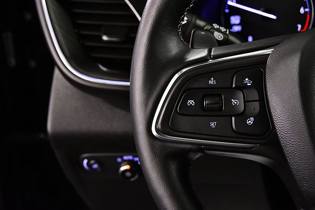 Used 2023 Buick Envision Essence image 17