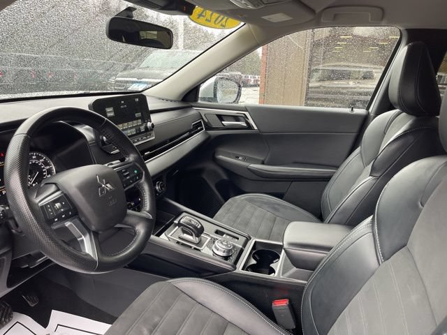 Used 2024 Mitsubishi Outlander SE AWD/4WD image 19