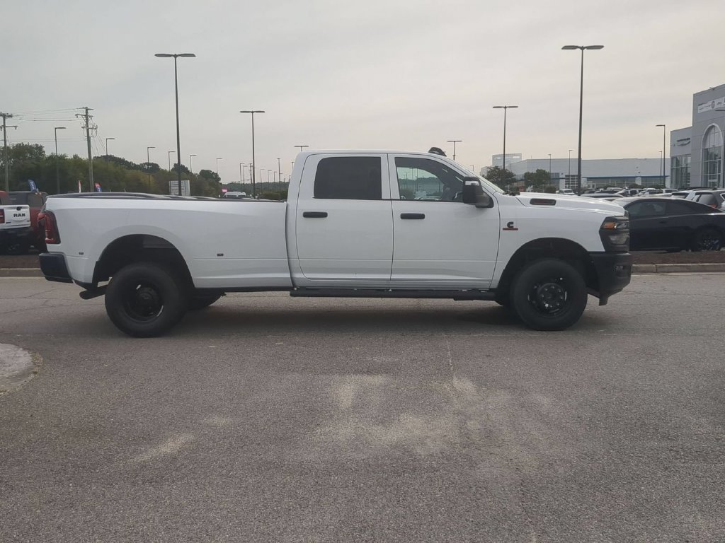 New 2026 RAM 3500 Tradesman AWD/4WD image 6