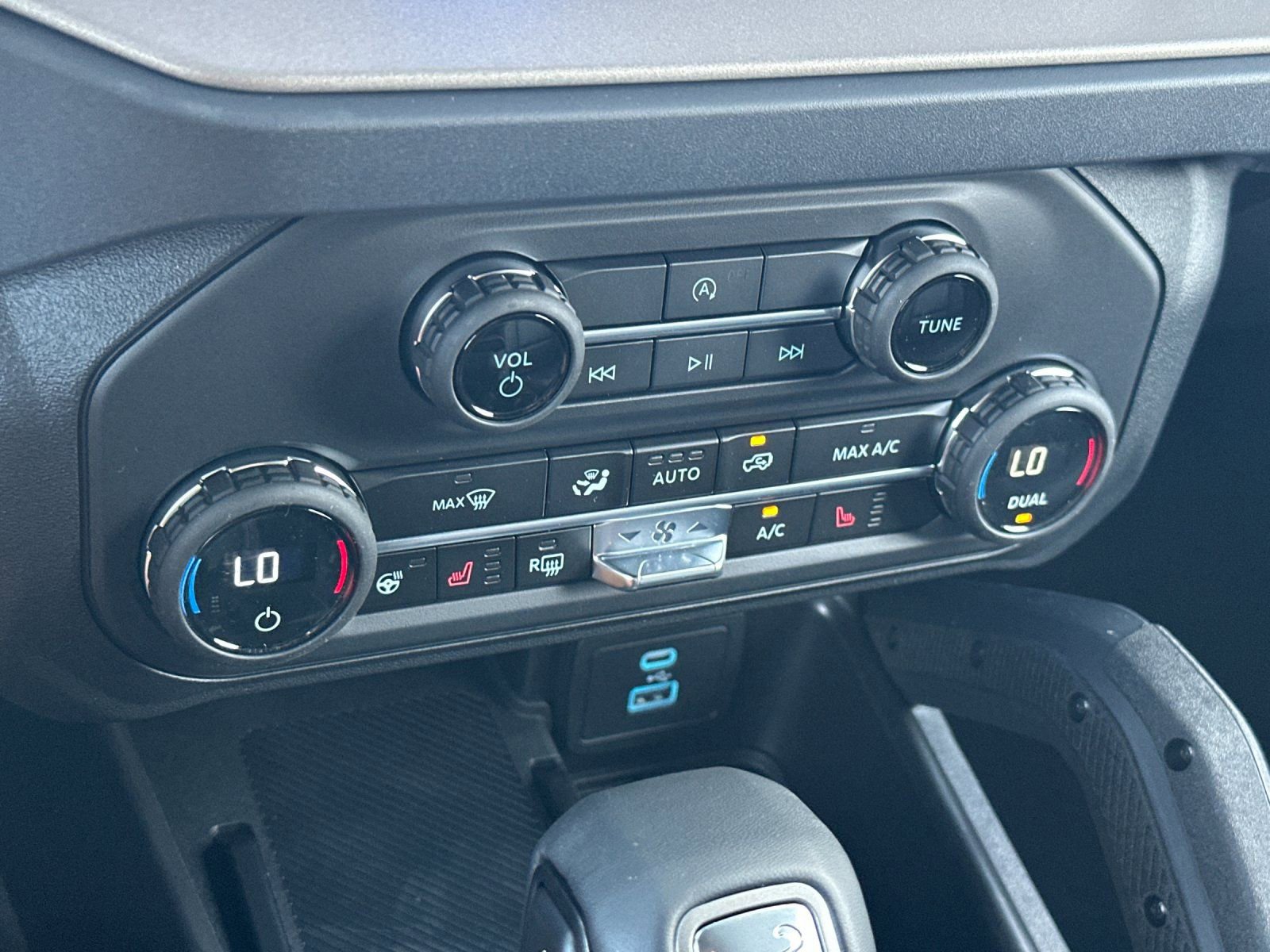 New 2025 Ford Bronco Outer Banks w/ Sasquatch Package AWD/4WD image 23