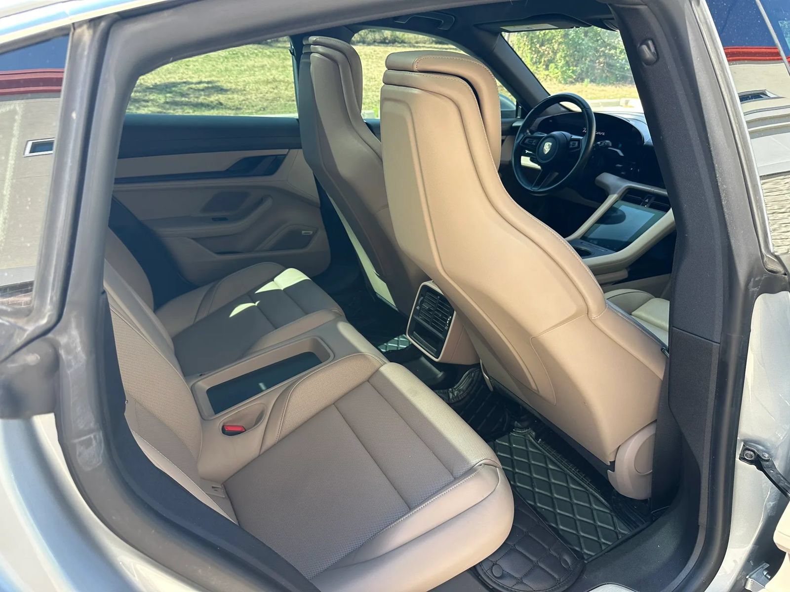 Used 2020 Porsche Taycan 4S AWD/4WD image 10