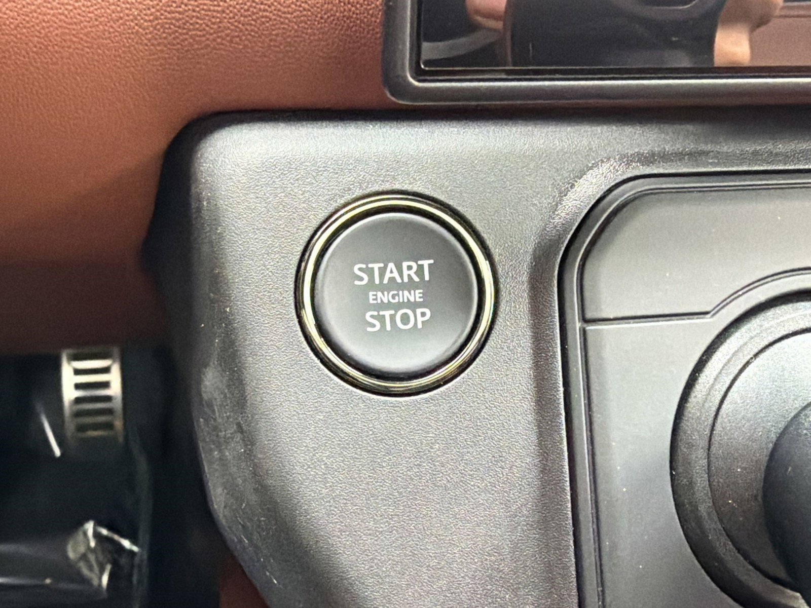 New 2026 Land Rover Defender 110 OCTA AWD/4WD image 28