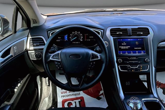 Used 2020 Ford Fusion SE image 8