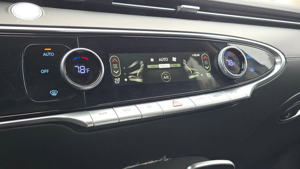 Used 2025 Genesis GV70 2.5T image 30