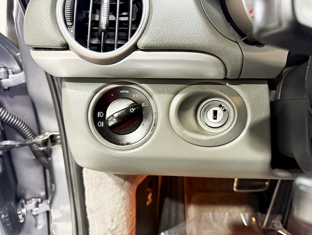 Used 2005 Porsche Boxster S image 15