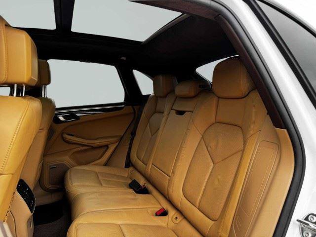 Used 2017 Porsche Macan Turbo AWD/4WD image 38