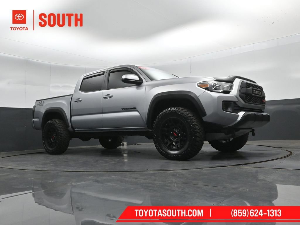 Used 2016 Toyota Tacoma TRD Off-Road AWD/4WD image 38