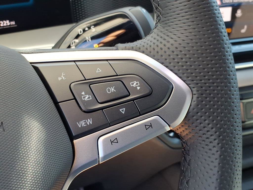 New 2026 Volkswagen Tiguan SE R-Line image 18