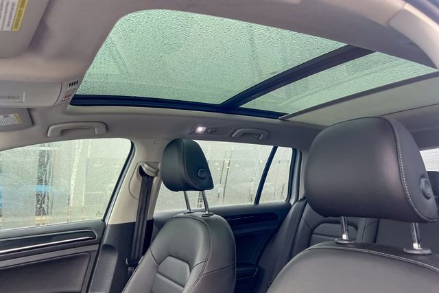 Used 2018 Volkswagen Golf SEL image 22