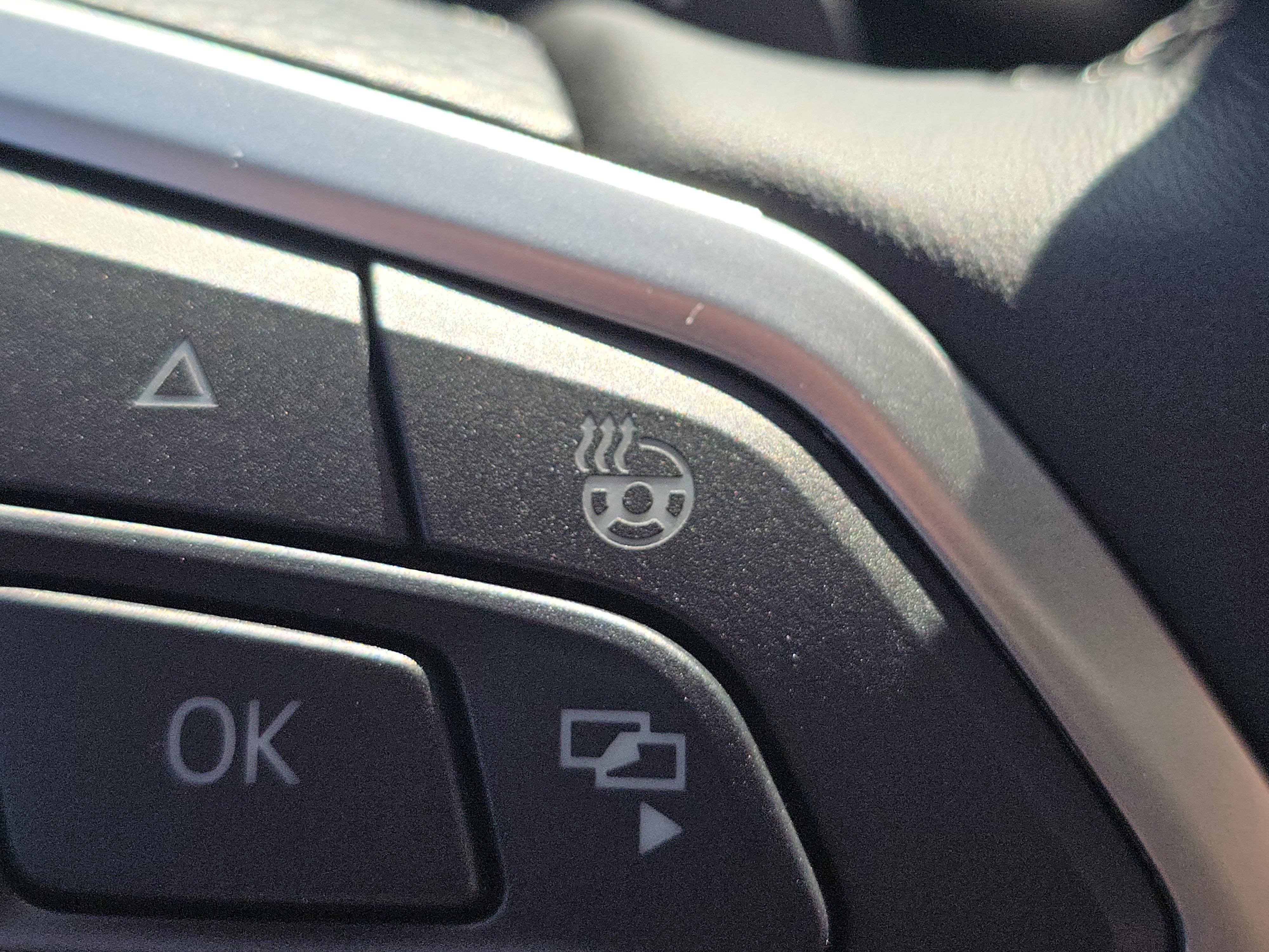 New 2026 Volkswagen Atlas Cross Sport SEL R-Line image 14