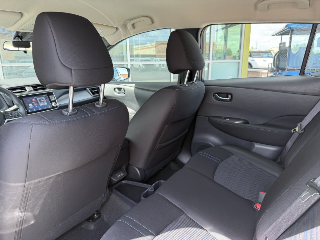 Used 2025 Nissan Leaf S FWD image 32