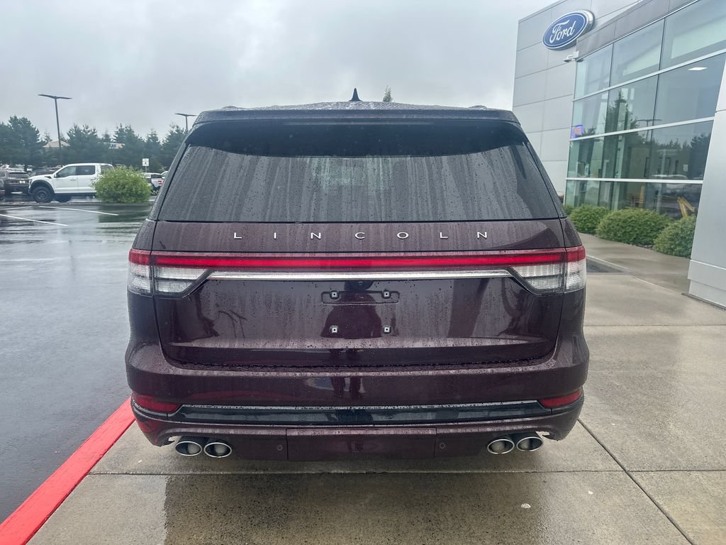 Used 2023 Lincoln Aviator Reserve w/ Equipment Group 201A AWD/4WD image 3