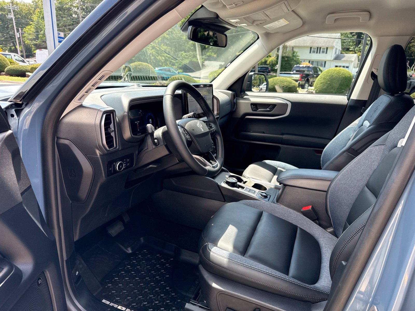 Used 2025 Ford Bronco Sport Outer Banks w/ Outer Banks Tech Package+ AWD/4WD image 7