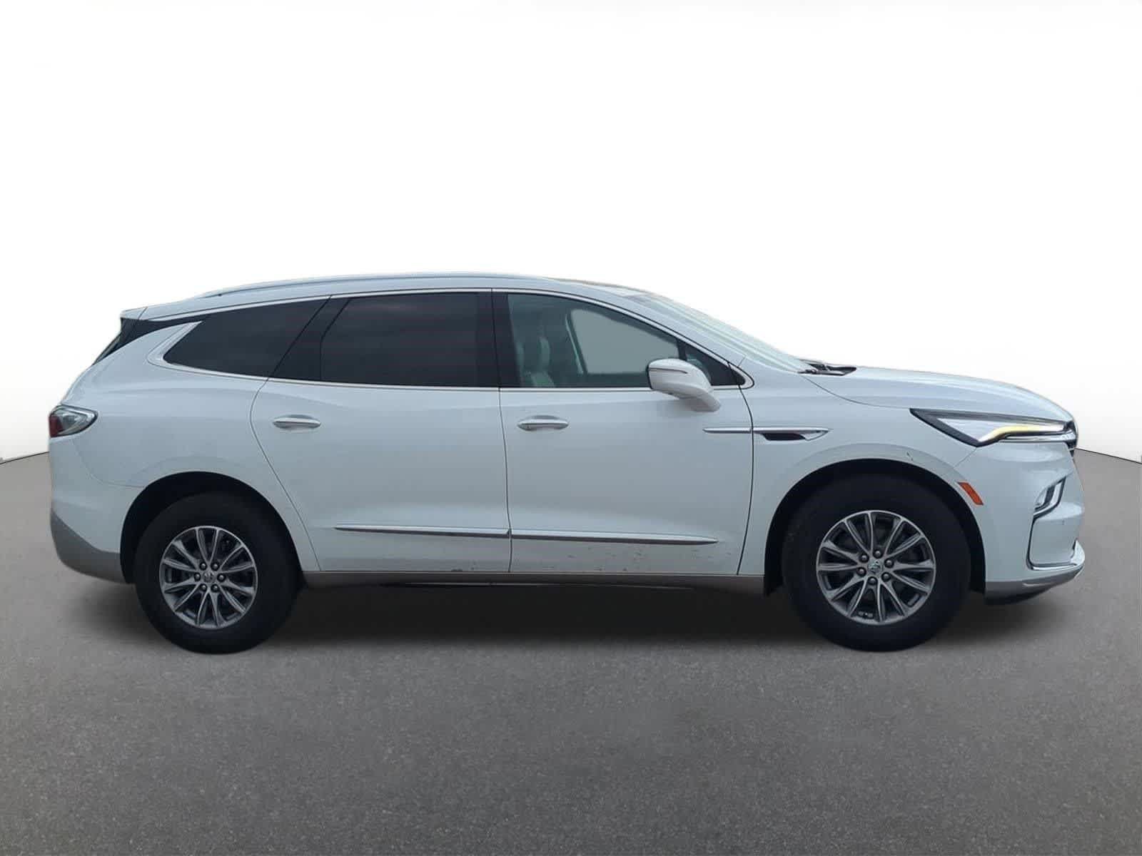 Used 2024 Buick Enclave Essence w/ Sound and Sites Package AWD/4WD image 7