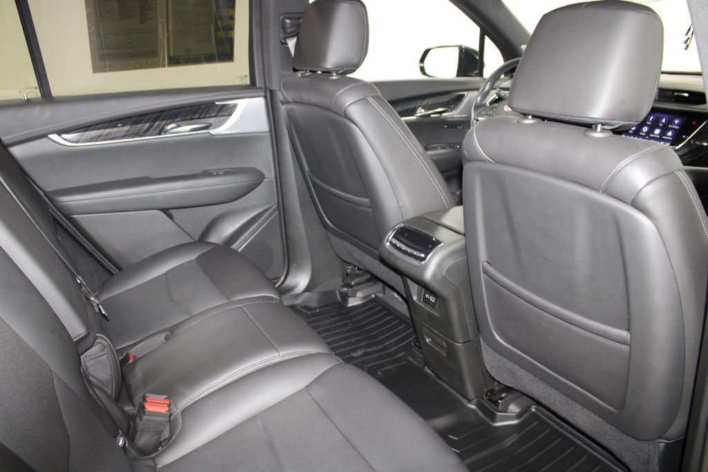 Used 2024 Cadillac XT6 Premium Luxury AWD/4WD image 27