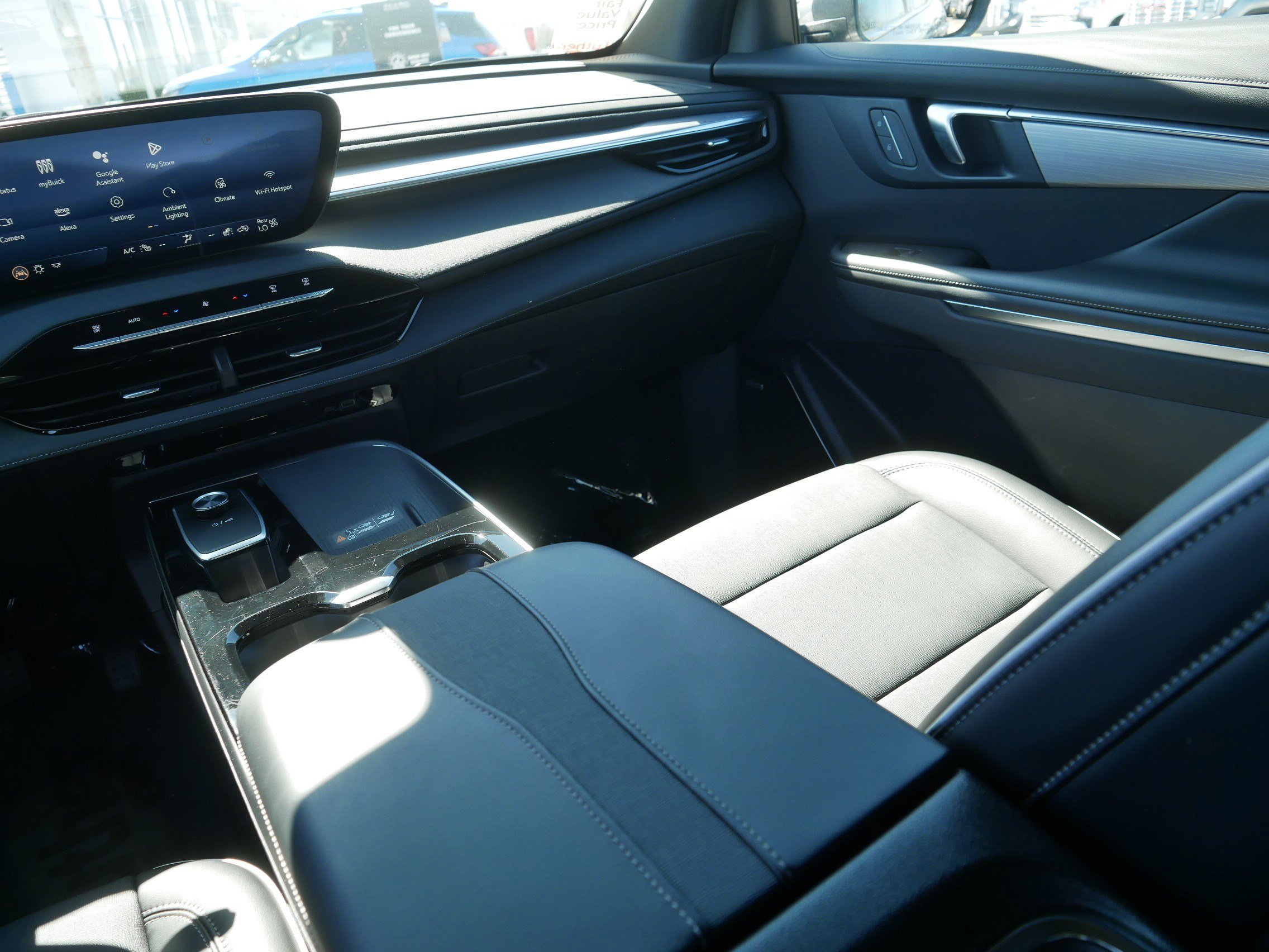 Used 2025 Buick Enclave Preferred image 11