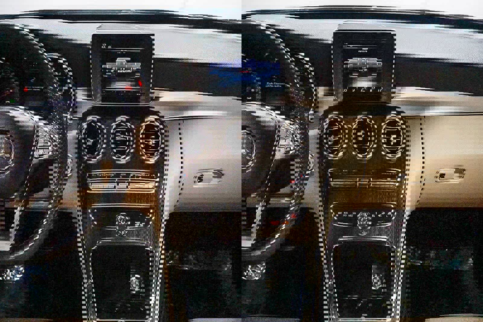 Used 2016 Mercedes-Benz C 300 Sedan image 13