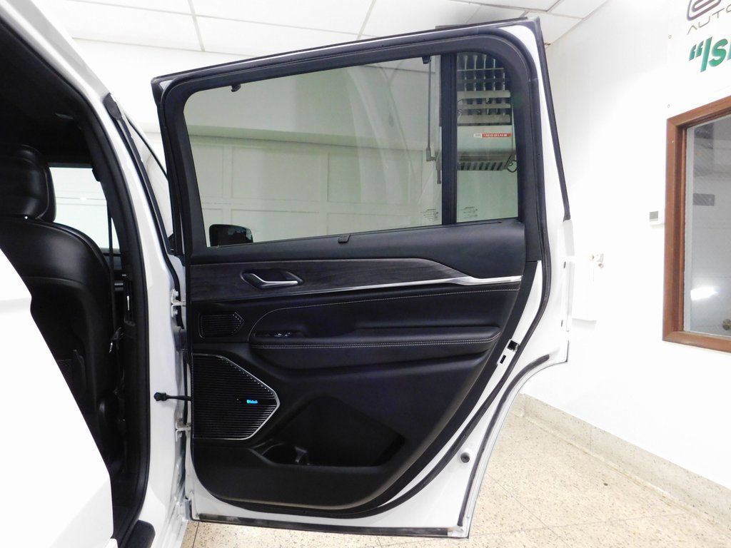 Used 2022 Jeep Grand Cherokee L Overland w/ Luxury Tech Group IV image 92