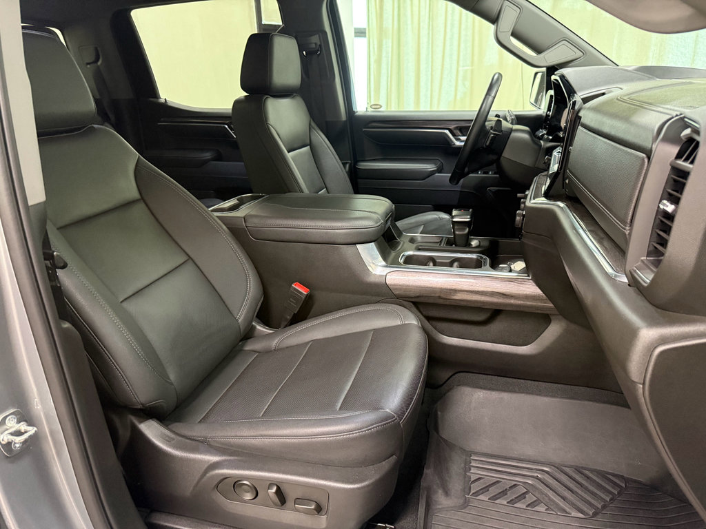 Certified 2023 Chevrolet Silverado 1500 LTZ w/ Technology Package AWD/4WD image 26