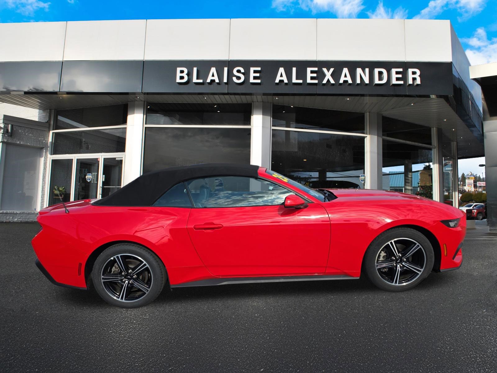 Used 2025 Ford Mustang Premium RWD image 2
