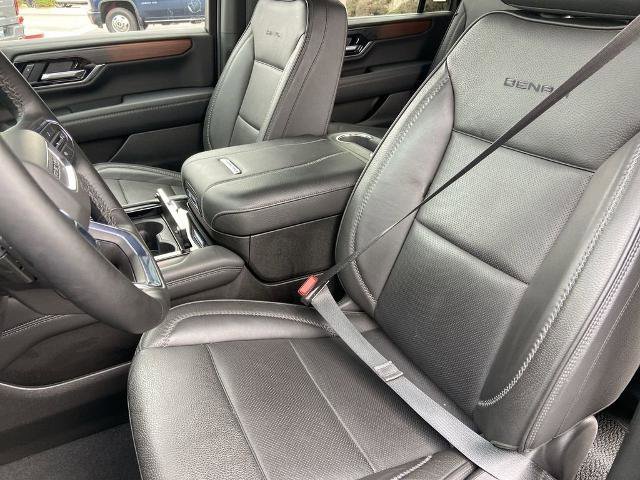 Used 2025 GMC Yukon XL Denali image 15