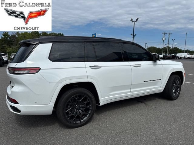 Used 2024 Jeep Grand Cherokee L Summit w/ High Altitude Package AWD/4WD image 3