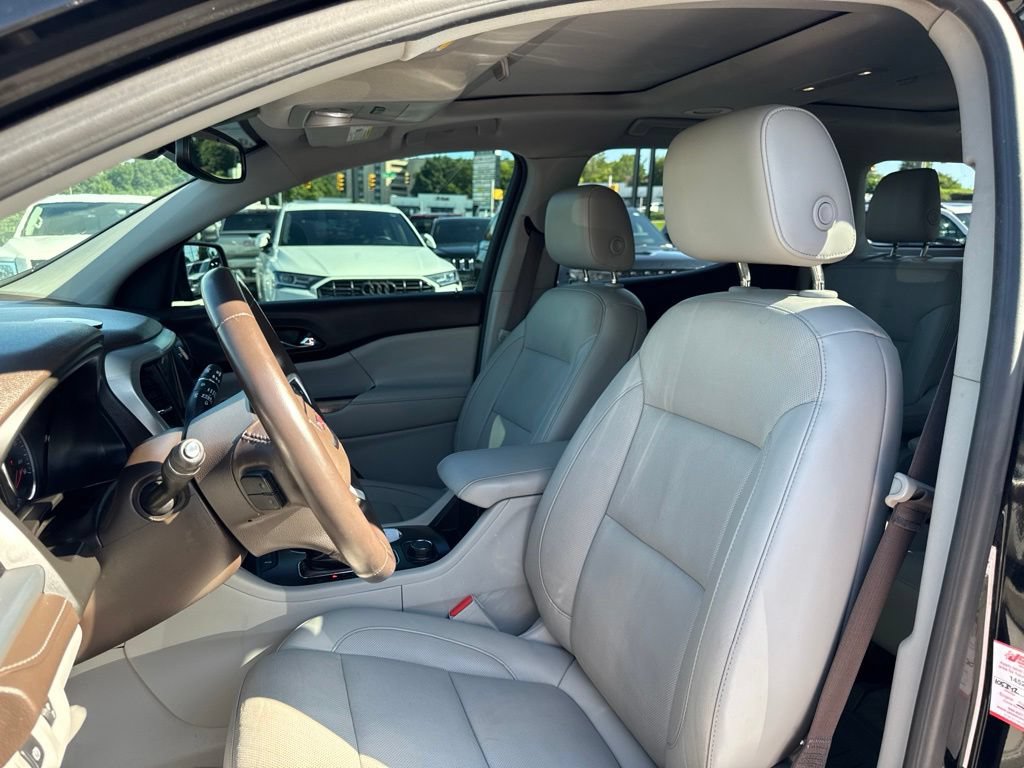Used 2018 GMC Acadia SLT w/ LPO, Floor Liner Package FWD image 13