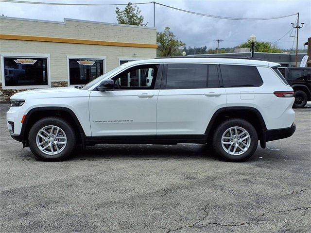 New 2025 Jeep Grand Cherokee L Laredo image 4