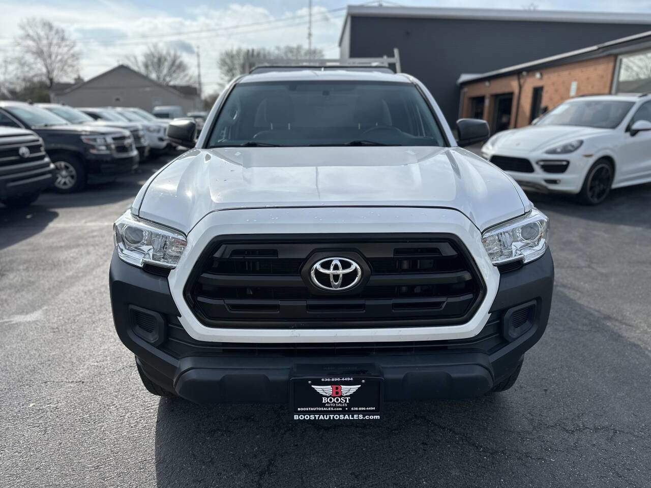 Used 2016 Toyota Tacoma SR RWD image 4