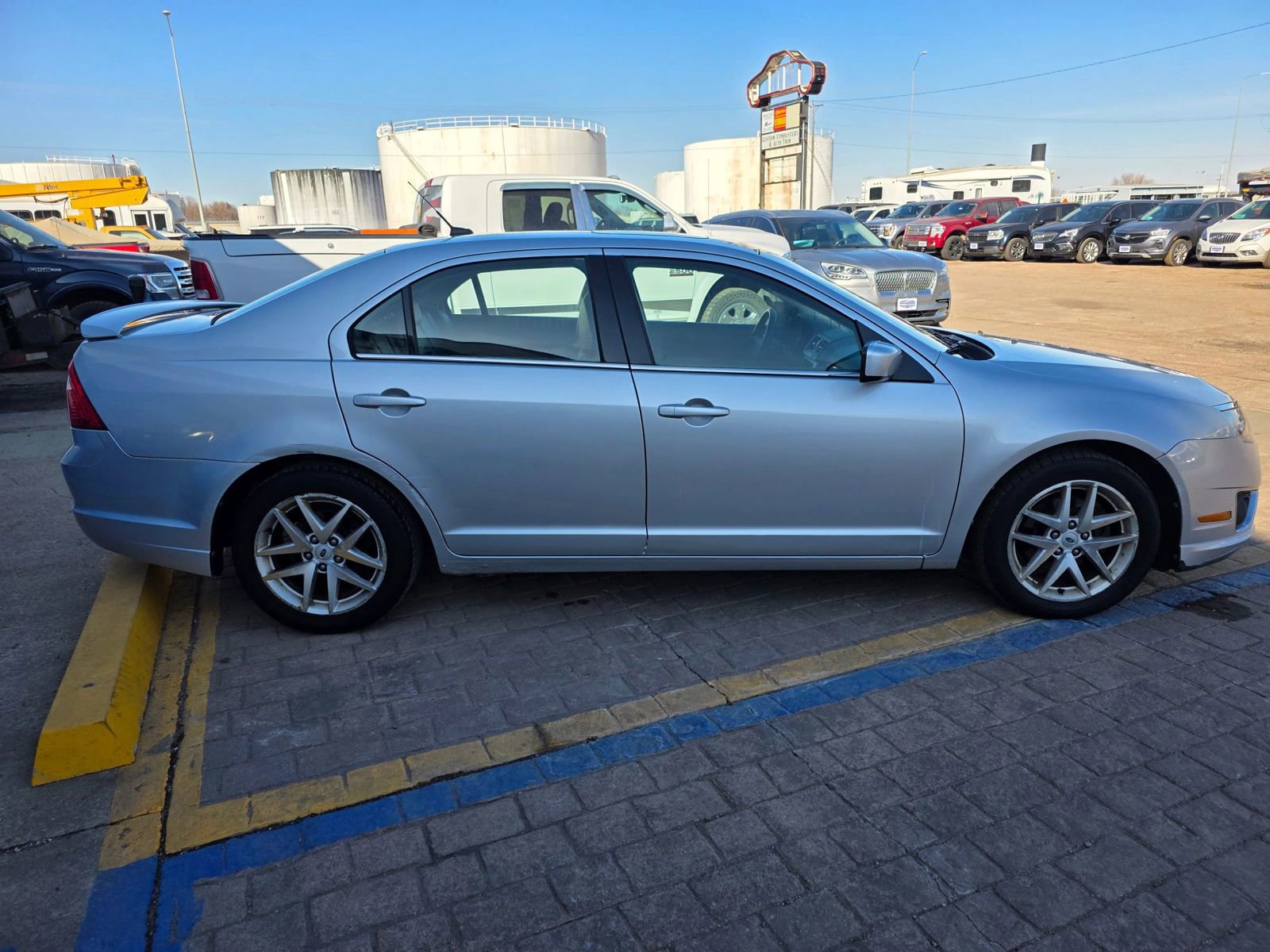 Used 2012 Ford Fusion SEL FWD image 4