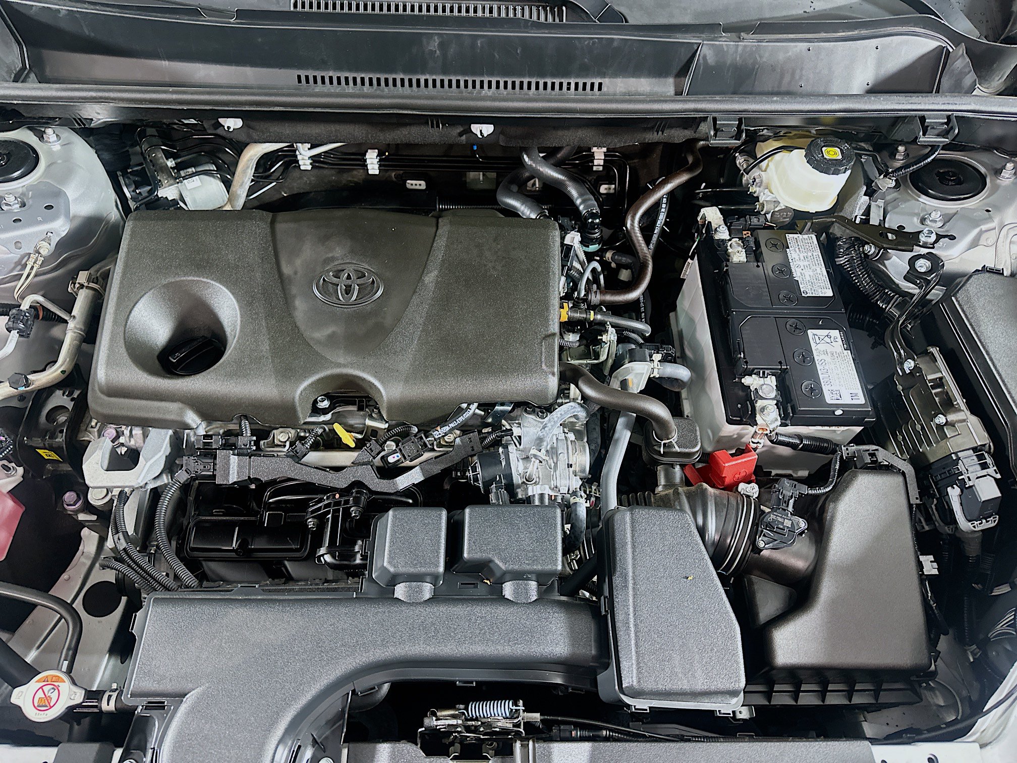 Used 2025 Toyota RAV4 XLE FWD image 31