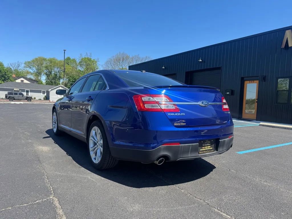 Used 2013 Ford Taurus SEL image 2