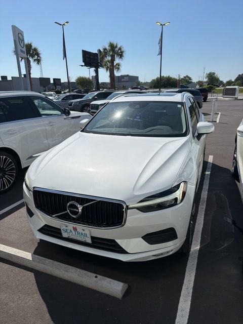 Used 2021 Volvo XC60 T5 Momentum w/ Climate Package FWD image 5