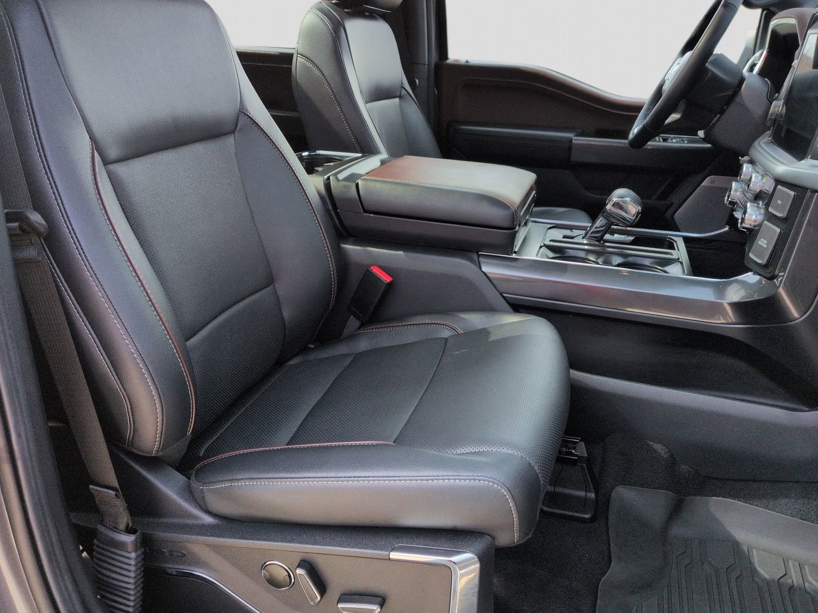 Certified 2023 Ford F150 Lariat w/ Equipment Group 502A High image 28