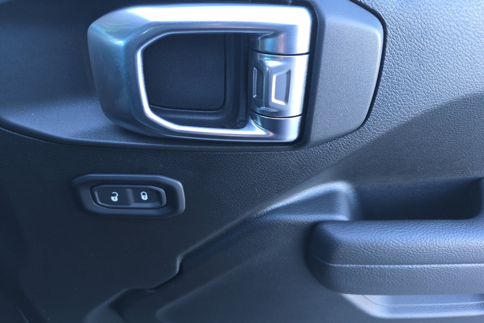 Used 2025 Jeep Gladiator Rubicon w/ Convenience Group image 18