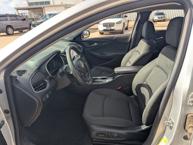 Used 2020 Chevrolet Malibu LT image 12