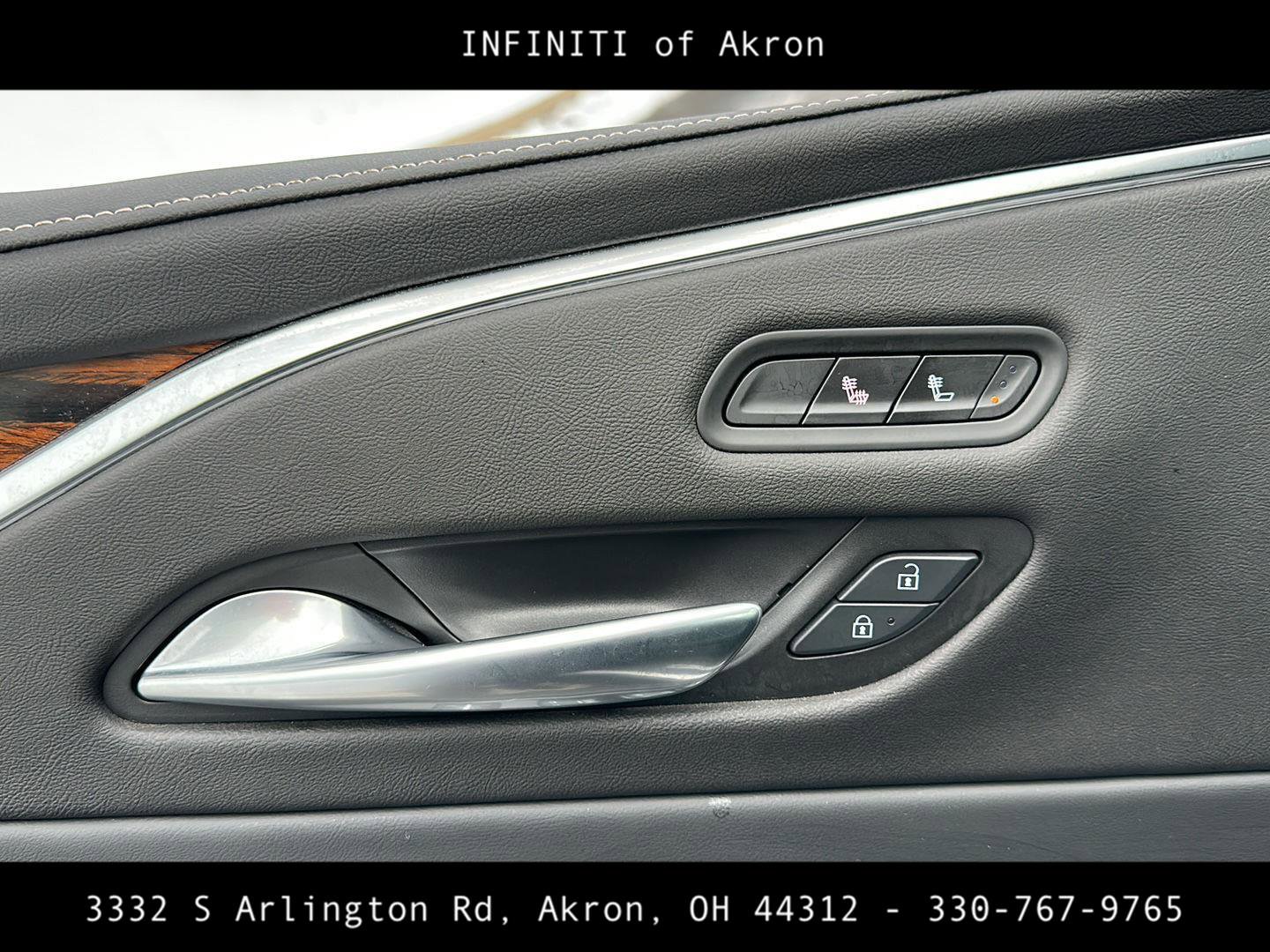 Used 2022 Cadillac Escalade Luxury image 3