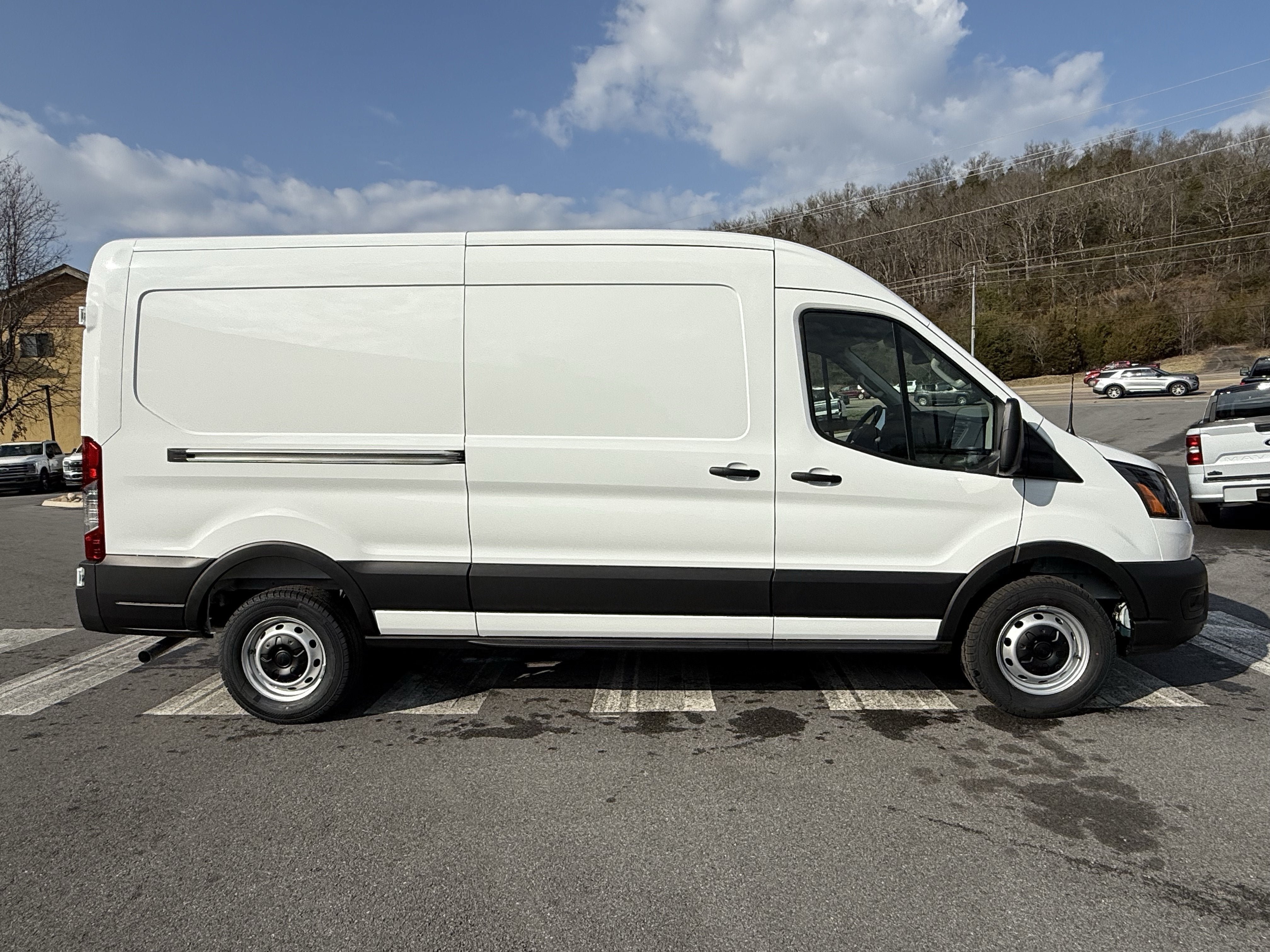 New 2026 Ford Transit 250 148 Medium Roof w/ Load Area Protection Package RWD image 4